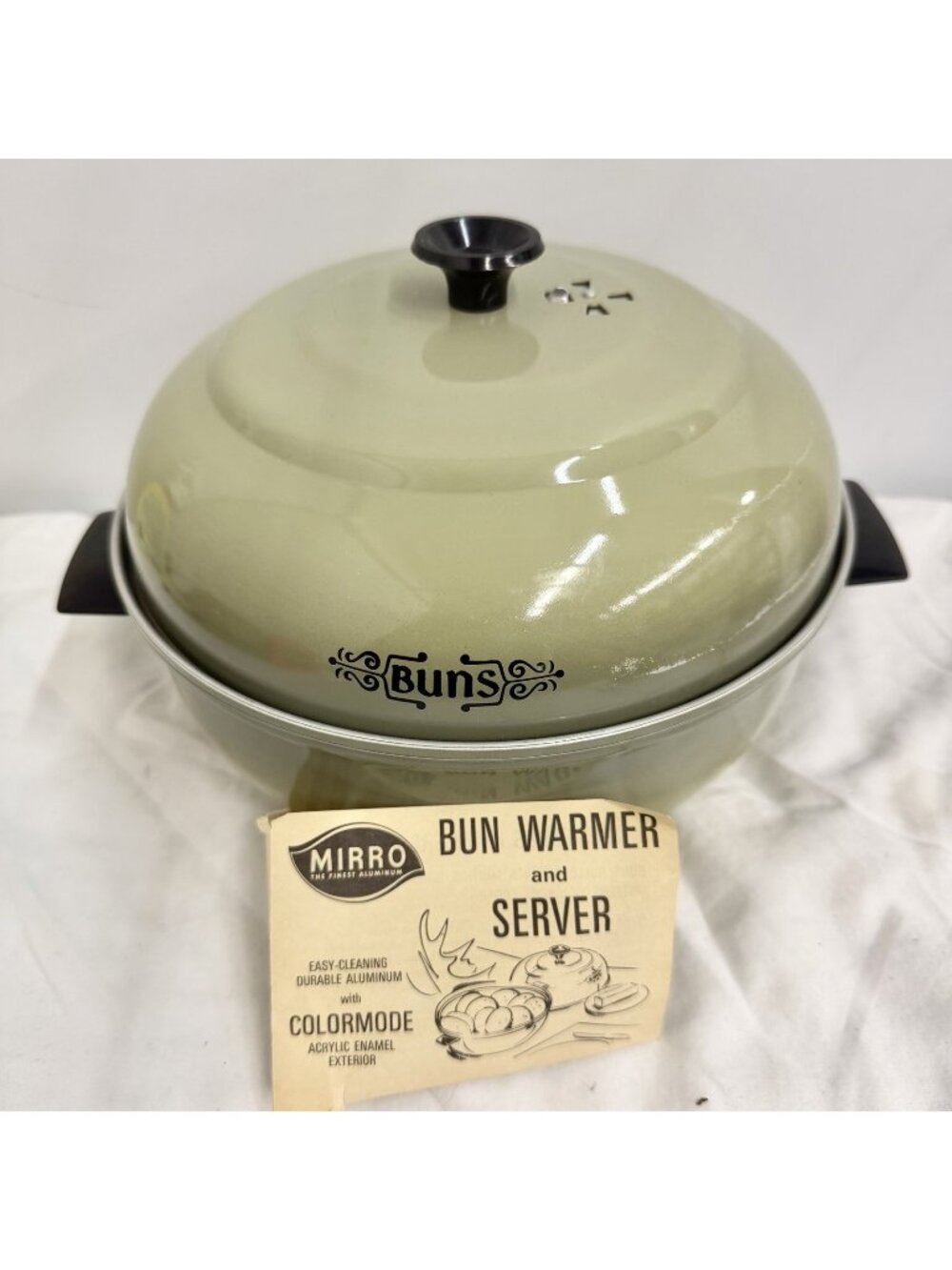 Mirro MCM Avocado Green Bun Warmer Server ColorMode Aluminum USA Vintage 9.5”